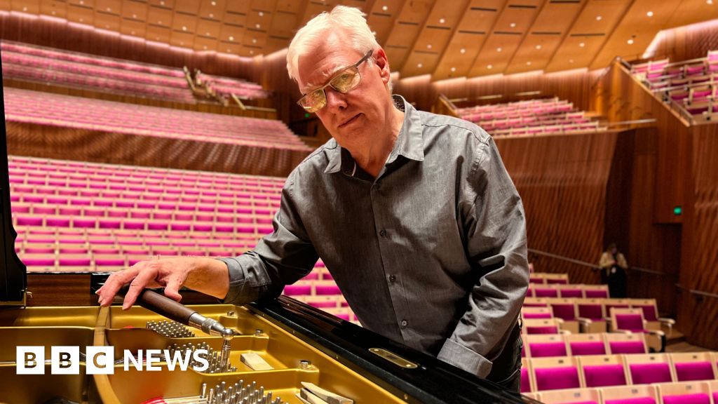 Sydney Opera House: The one man on speed dial for 50 years