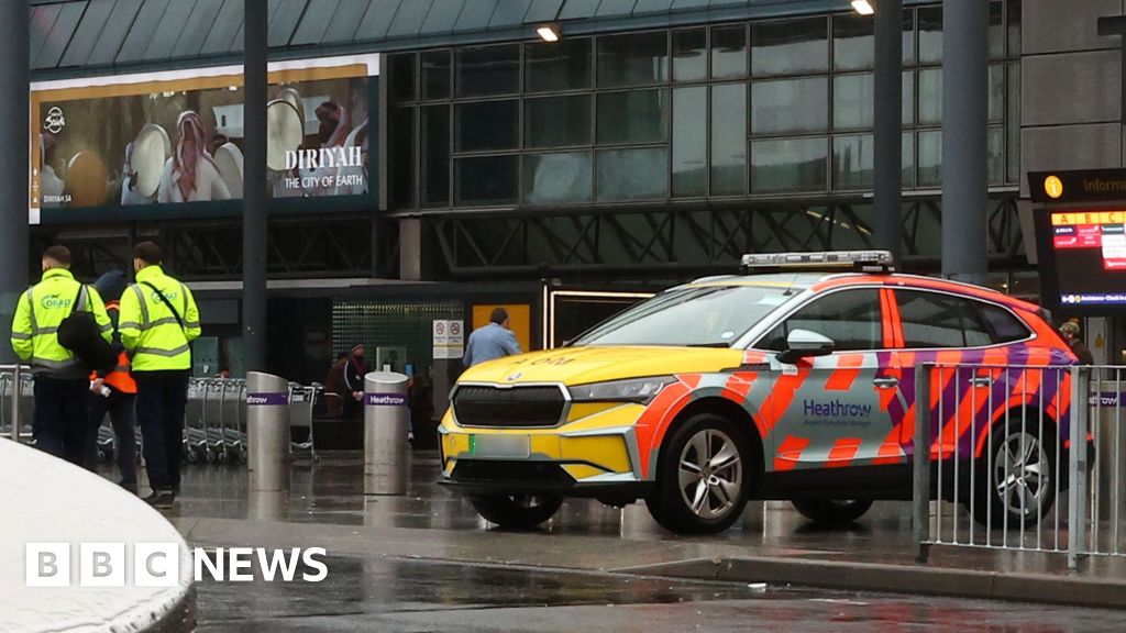Two charged over Heathrow Airport 'pepper spray' attack - BBC