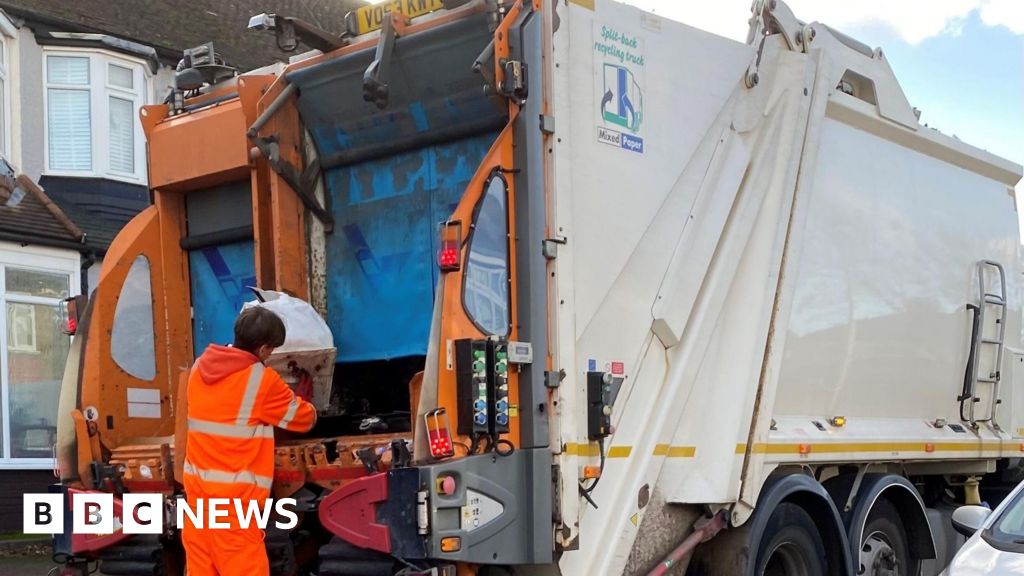 Medway Council buys new fleet of bin lorries BBC News