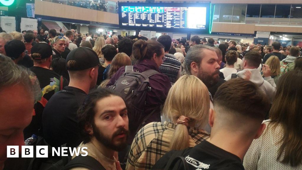 Euston Station: Passengers are being put in danger, says watchdog