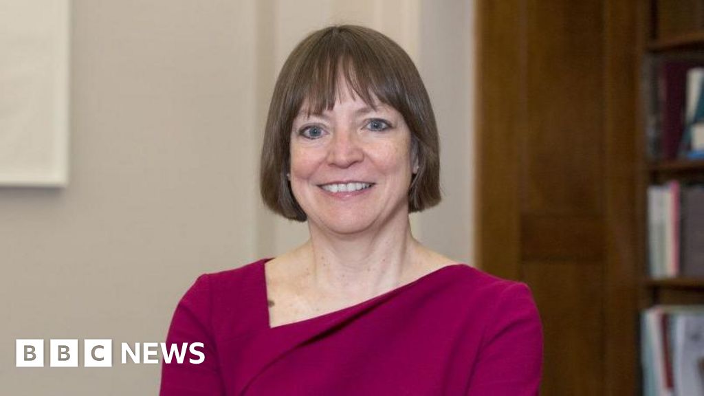 Nottingham University's first female vice-chancellor to resign