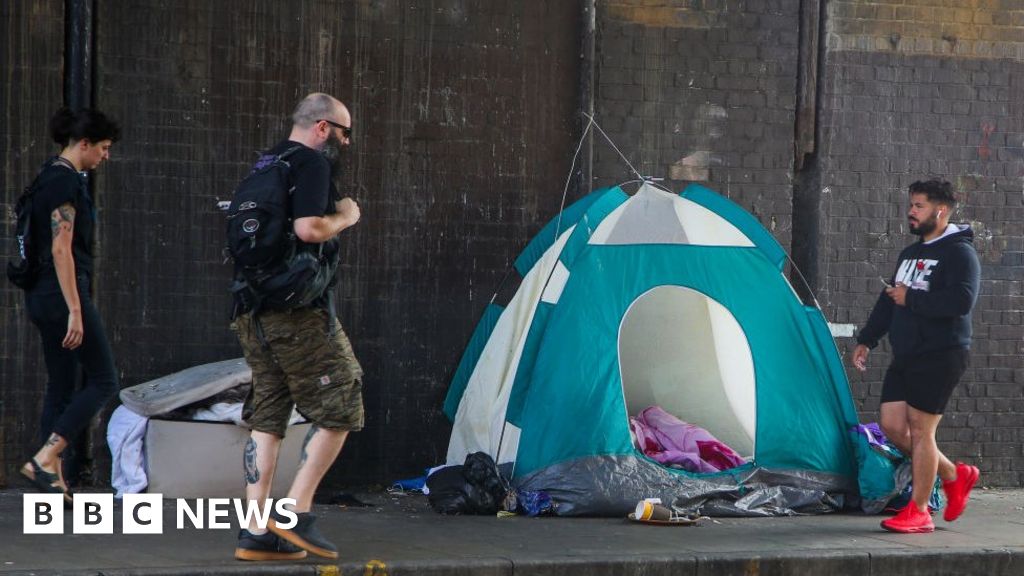 Бомжи в палатке. Палатки бездомных в США.