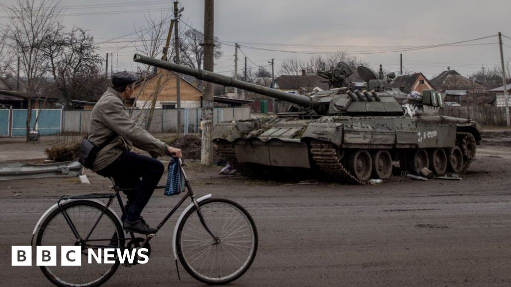 Ukraine war: Russian forces regrouping for attack - Nato