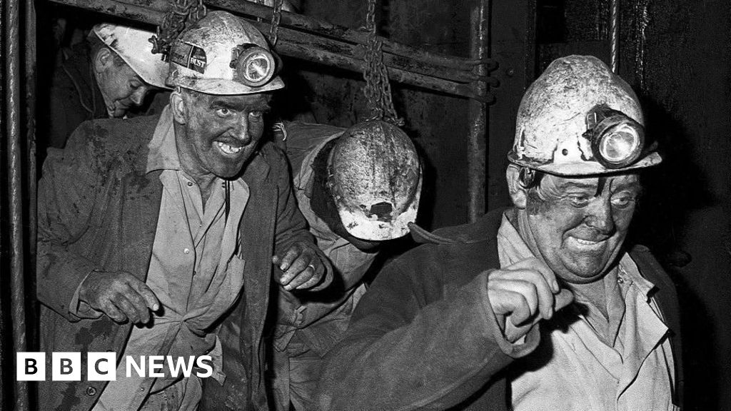 Photographer returns to South Wales mines after strike in 1980s