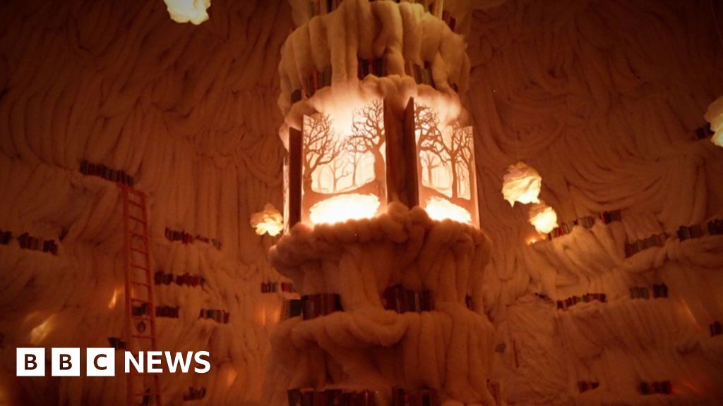 Immersive theatre show challenges disinformation