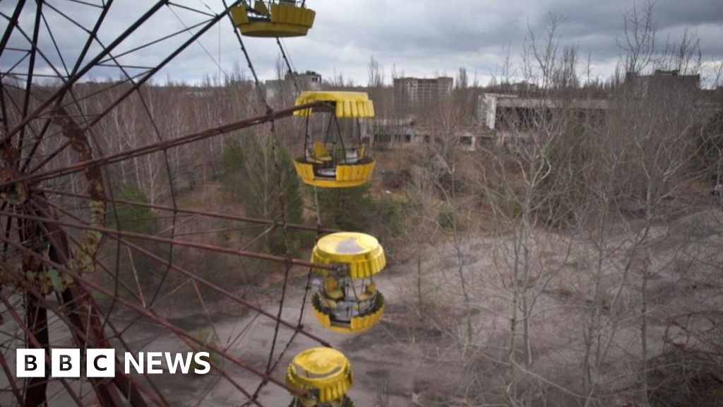 Chernobyl: 30 years in the exclusion zone - BBC News