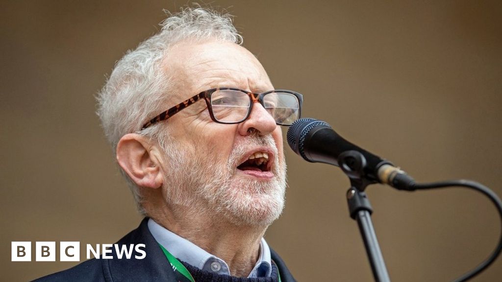 Jeremy Corbyn: Labour vote to ban ex-leader standing as candidate