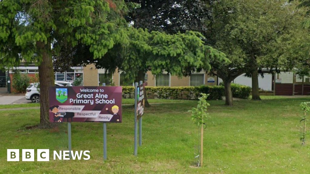 Carmarthenshire Primary School Closes Amid Online Threats with Police Onsite