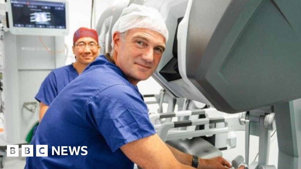Hospital trust showcases use of AI