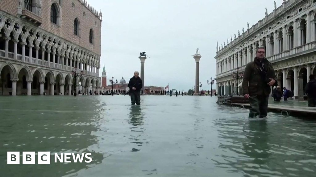 Venice floods: Further warnings of high tides