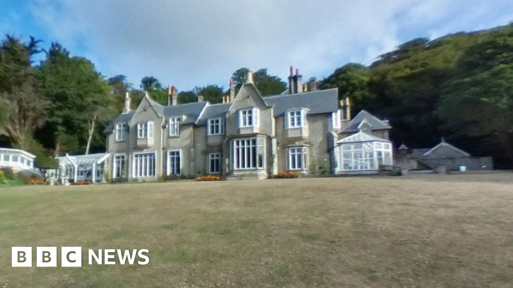 Isle of Wight's East Dene estate house could flats