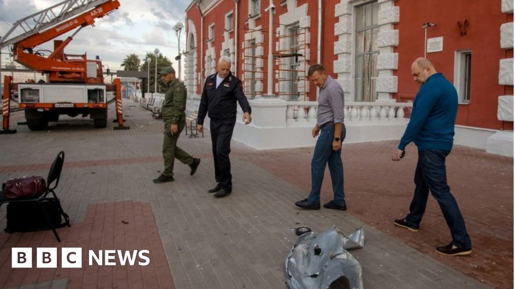Русия казва, че украински дрон е ударил жп гара в