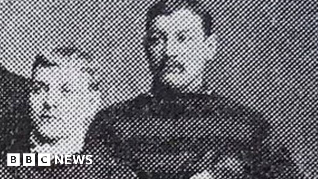 Grave of first Northampton Saints rugby captain restored - BBC News