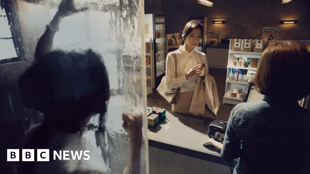 S Korea Health ministry advert angers smokers' group BBC News