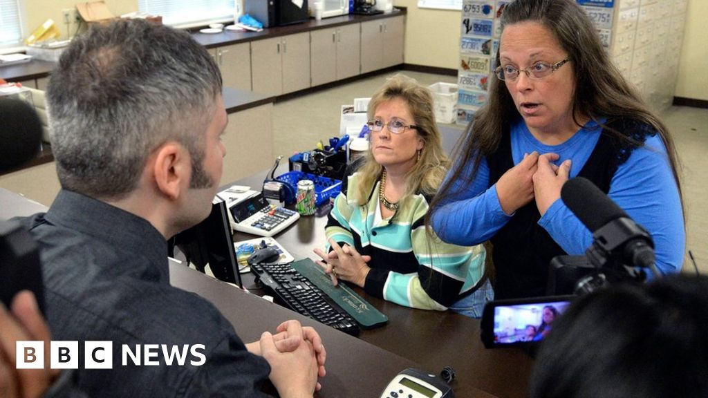 Kentucky Clerk Defies Supreme Court Order On Gay Marriage Bbc News