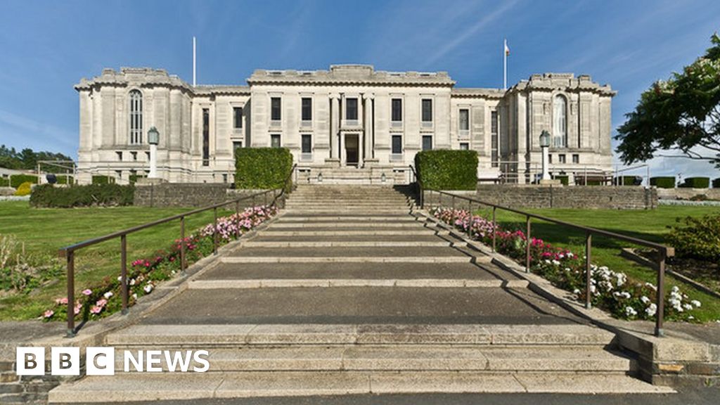 National Library of Wales is missing almost 1,200 items - BBC News