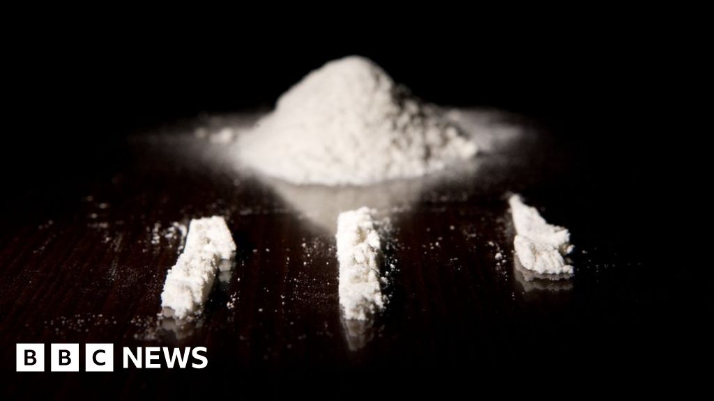 Australia drugs: Backpackers in hospital after snorting white powder ...