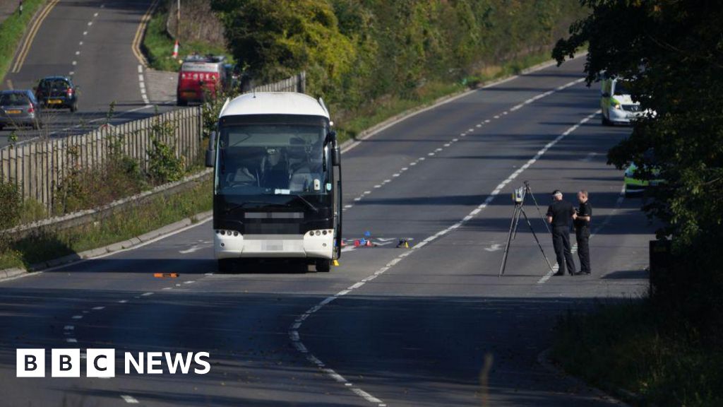 A27 Pedestrian, 23, dies in crash involving coach in Falmer