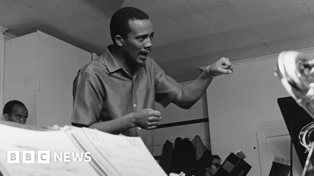 9【映画「Austin Powers」大人気曲】Quincy Jones Austin Powers Emerges With Quincy Jones Theme Song - May 2, 1997