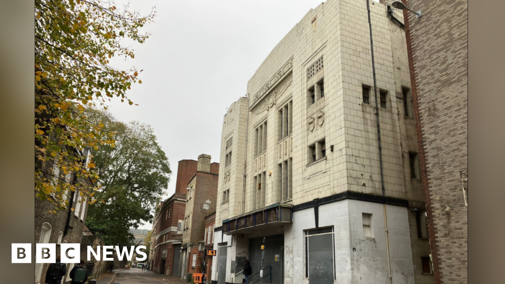 Demolition of Cambridge art deco cinema blocked by inspector