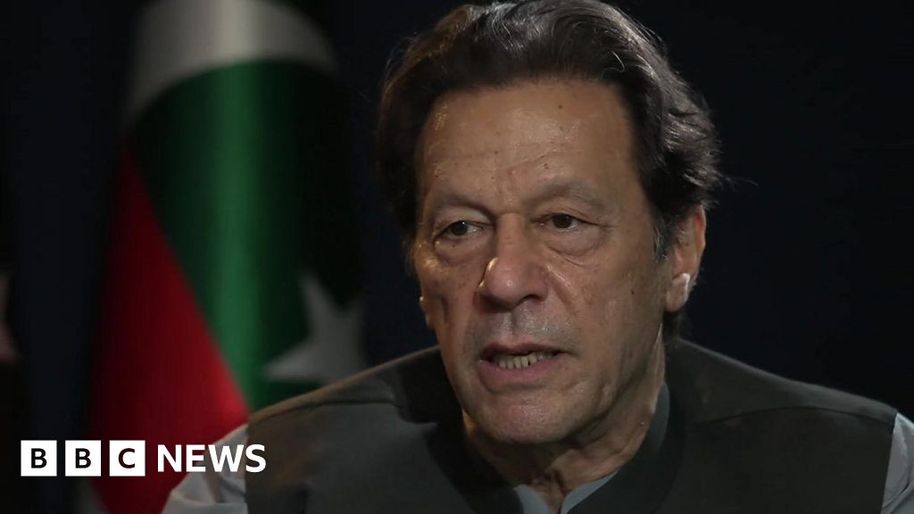 Pakistan: Ex-leader Imran Khan Denies He's In Crisis As Party Faces ...