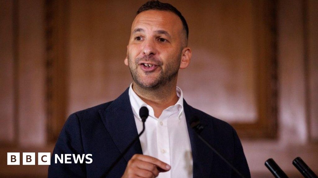 Greens call for windfall tax on big banks' profits to support small business