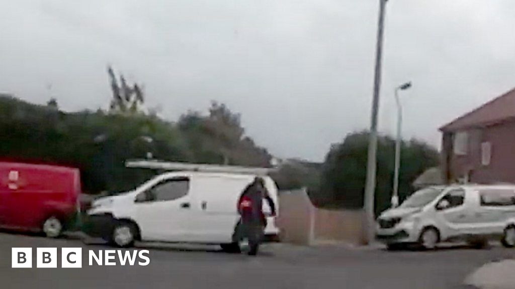 Drug dealer flies over handlebars during police chase BBC News