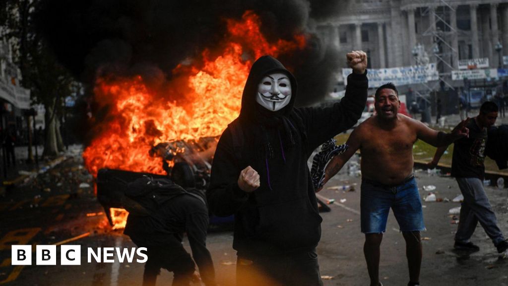 Buenos Aires rocked through clashes over President Milei reforms – BBC Information