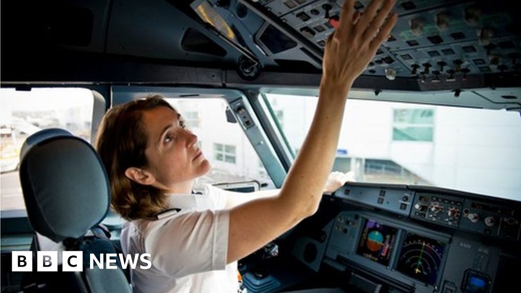 Easyjet wants more women in the cockpit - BBC News