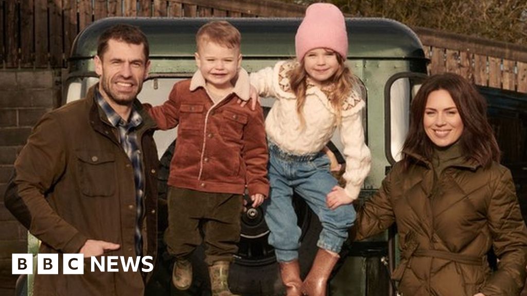 ExStrictly star Kelvin Fletcher embraces Peak District farm life BBC