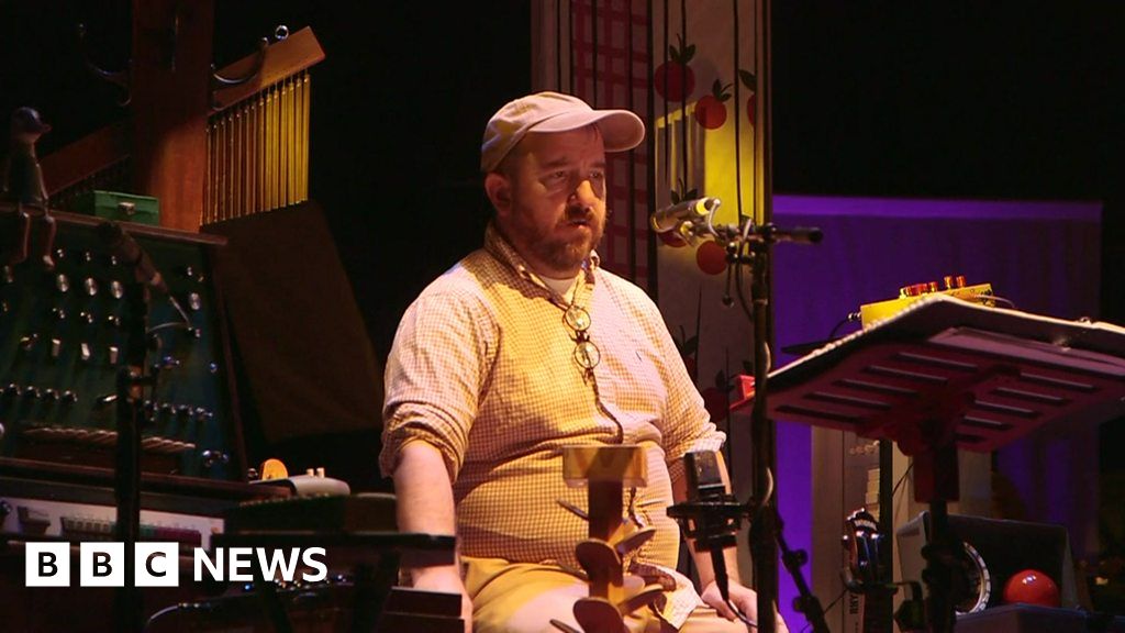 Stephin Merritt: 50 Songs For 50 Years - BBC News