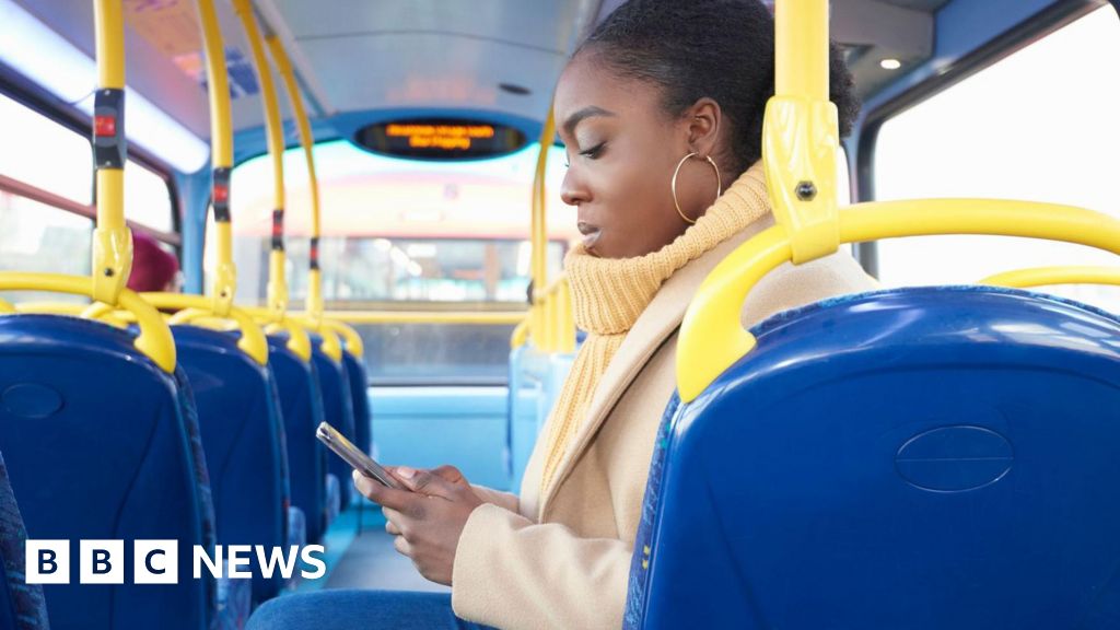 Free bus pass pilot could help get under-22s to work, MPs say