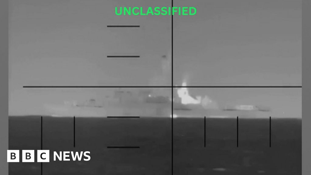 Video of US torpedo hitting Iranian warship released by Pentagon thumbnail
