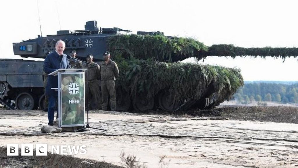 Tanks for Ukraine: Polish PM urges German bravery on Leopard 2 decision
