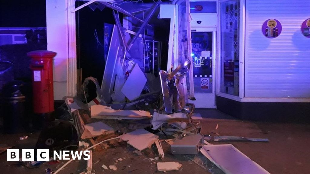 Three men jailed over Blyth cash machine ram-raid - BBC News