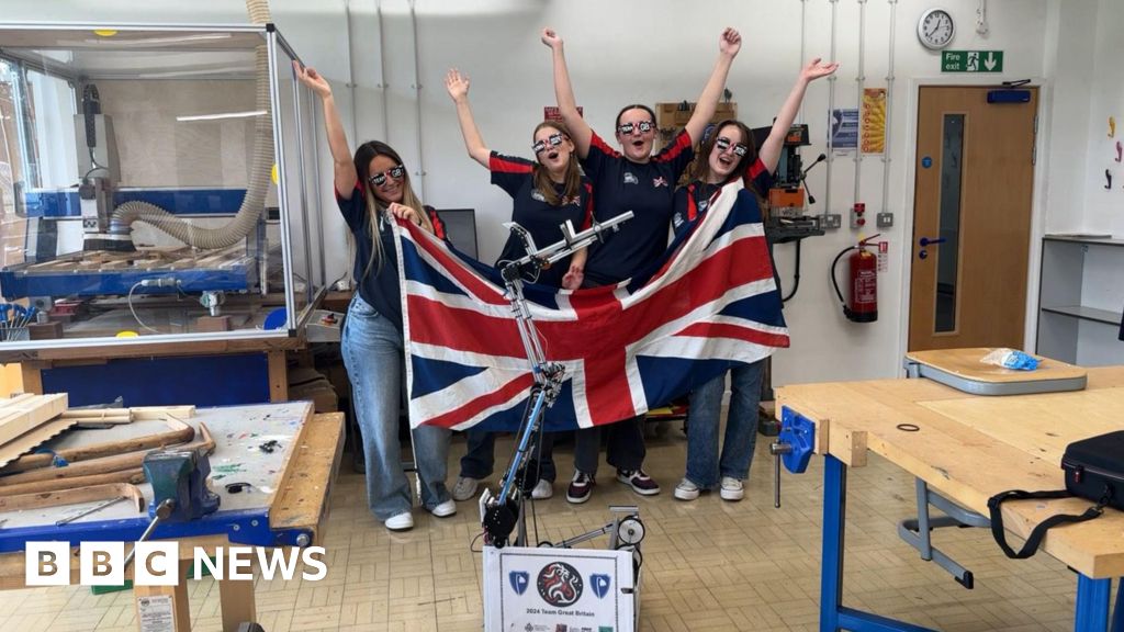 Bournemouth schoolgirls represent UK at global robot contest