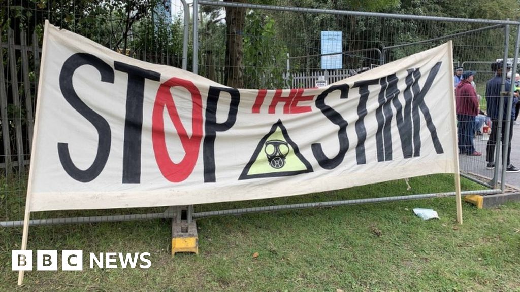 A banner near the quarry