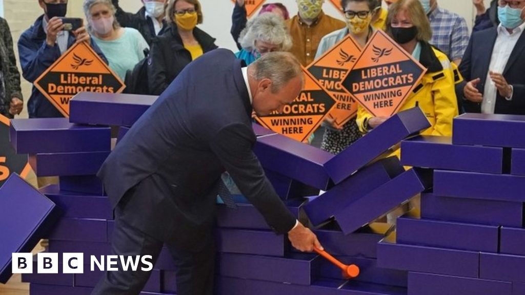 Chesham and Amersham: Lib Dems overturn big Tory majority in by-election upset