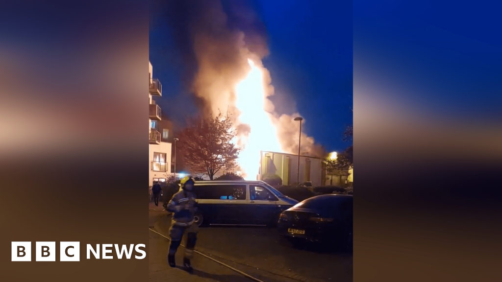 Fire crews tackle blaze at Forest Hill shop