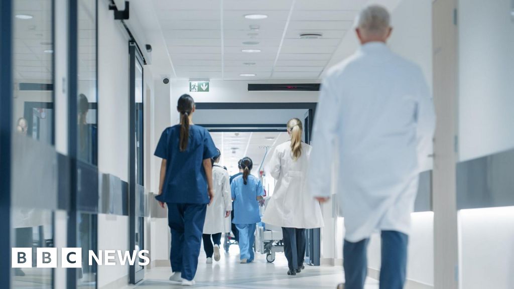 NI Consultants and Specialist Doctors Begin Historic First-Ever Joint 24-Hour Strike as Thousands of Appointments Cancelled