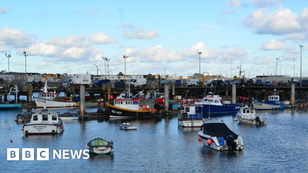 Guernsey fishing licensing regime for EU vessels announced BBC News