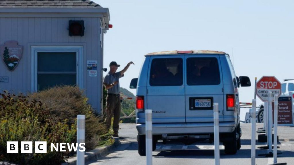 Stay out of national parks during US shutdown, conservationists warn thumbnail