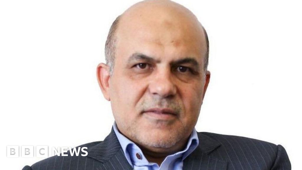 Alireza Akbari: Iran executes British-Iranian dual national, state media says