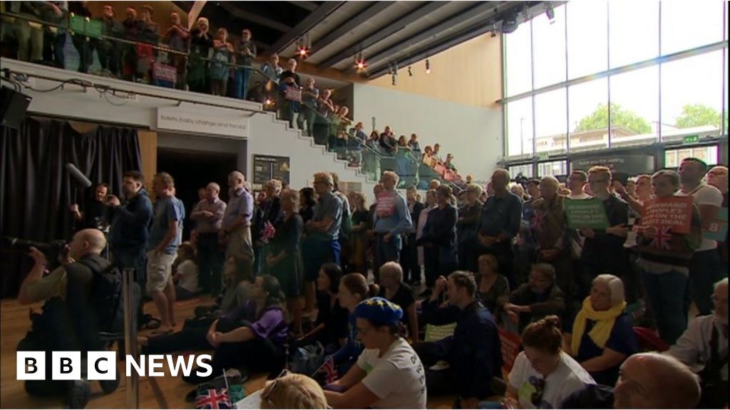 Bristol rally calls for referendum on final Brexit deal BBC News