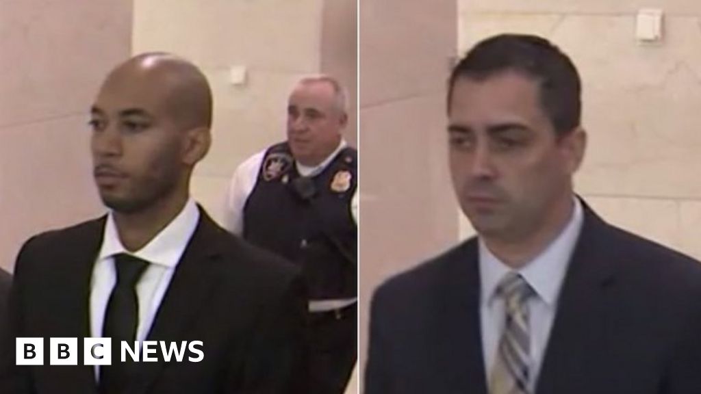 Two New York Ex Policemen Walk Free After Sex With Handcuffed Suspect