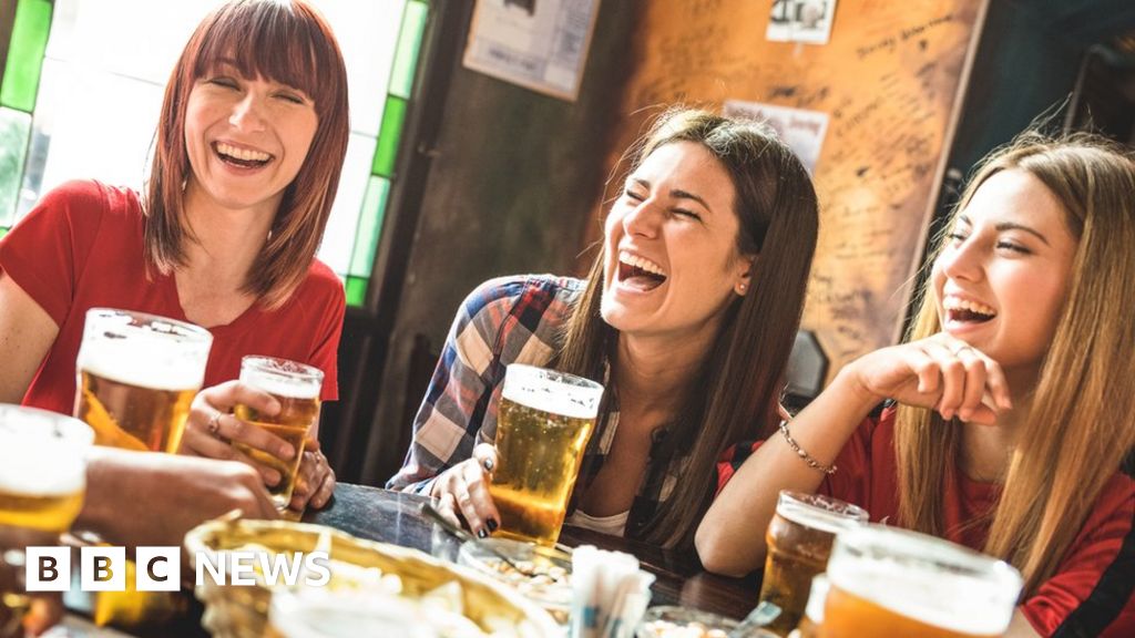 Beer before wine? It makes no difference to a hangover BBC News