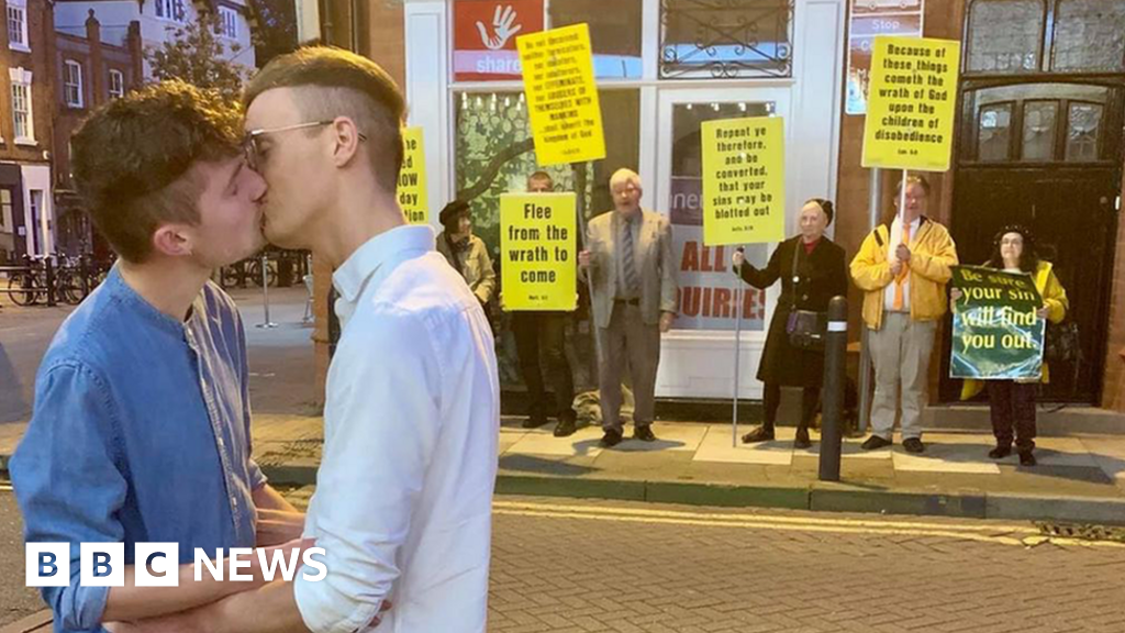 Er sucht ihn münchen markt gay