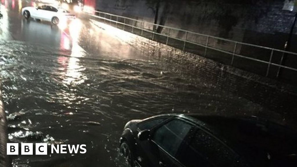 Yorkshire Flood Warnings Sirens Sound In Calder Valley Bbc News