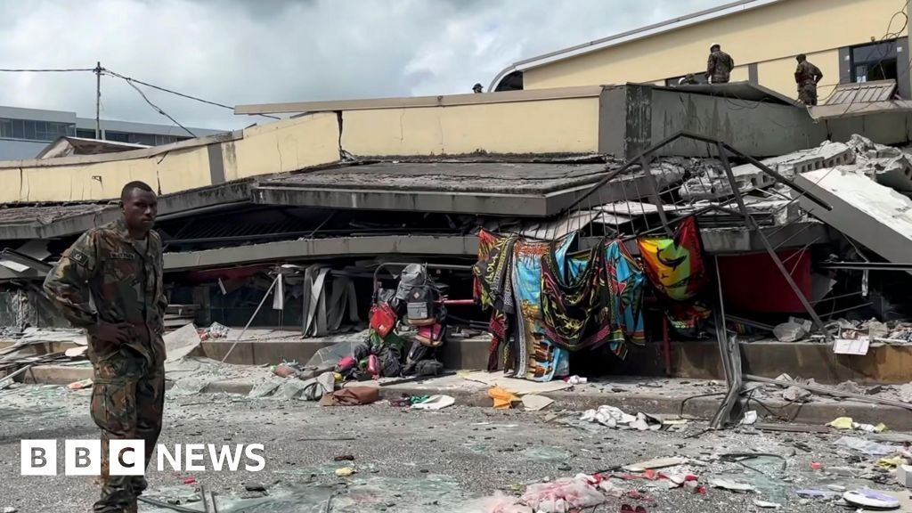 Earthquake in Vanuatu Leaves 14 Dead, Hundreds Injured