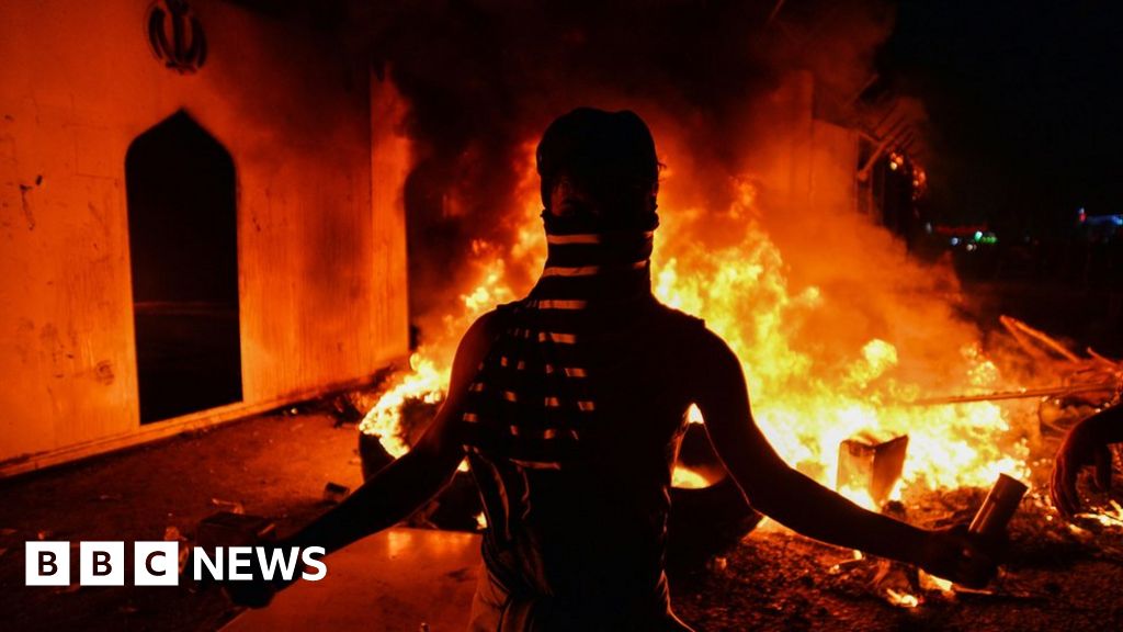 Iraq unrest: Eight killed in fresh wave of protests
